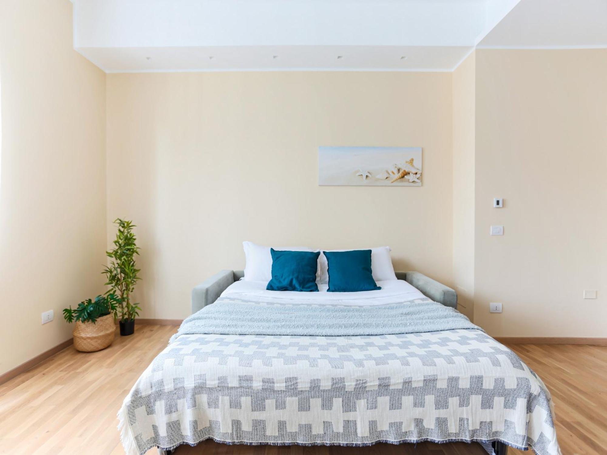 The Best Rent - Bright One-Bedroom Apartment In Corso Vittorio Emanuele II Милан Экстерьер фото