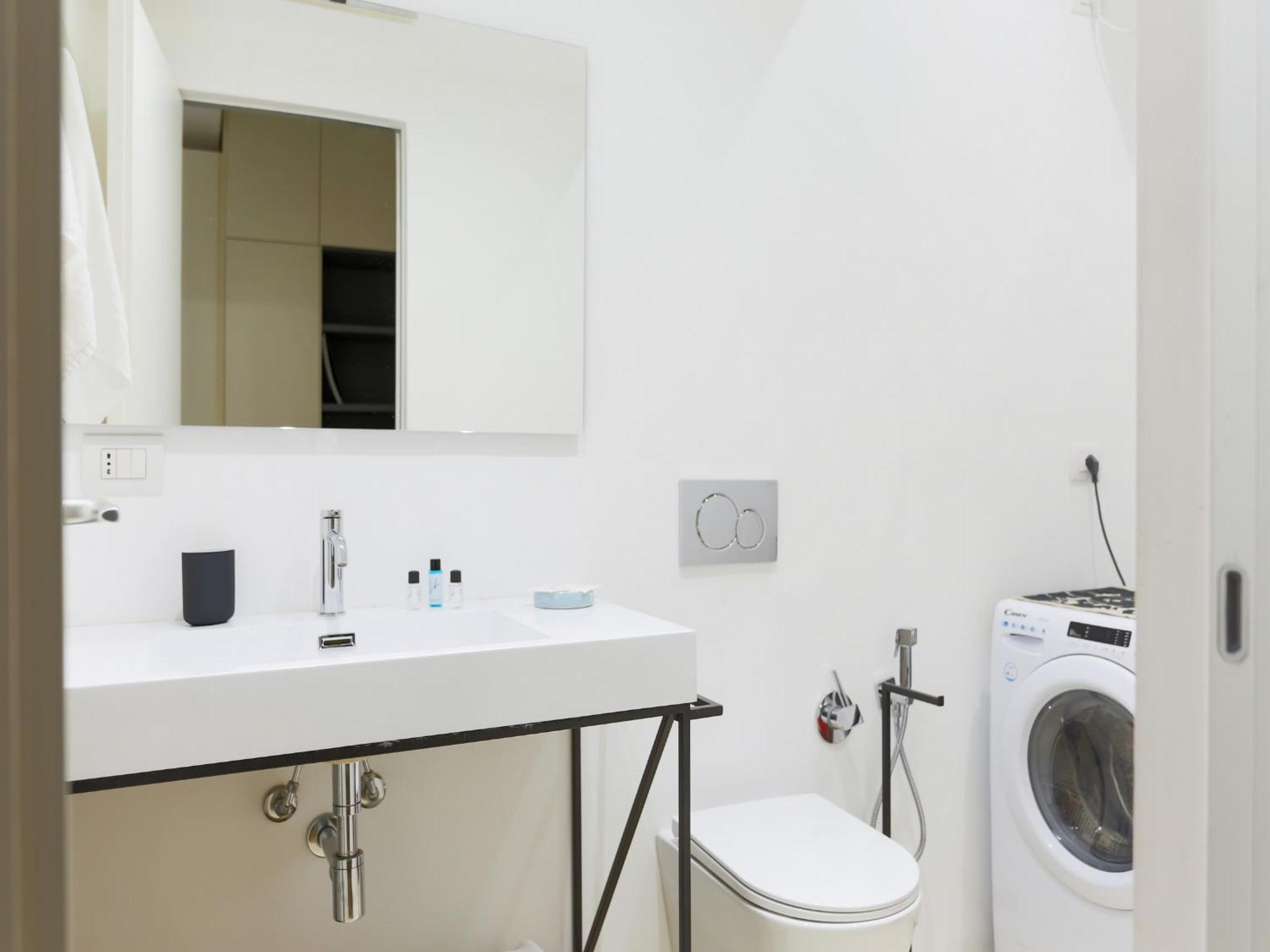 The Best Rent - Bright One-Bedroom Apartment In Corso Vittorio Emanuele II Милан Экстерьер фото